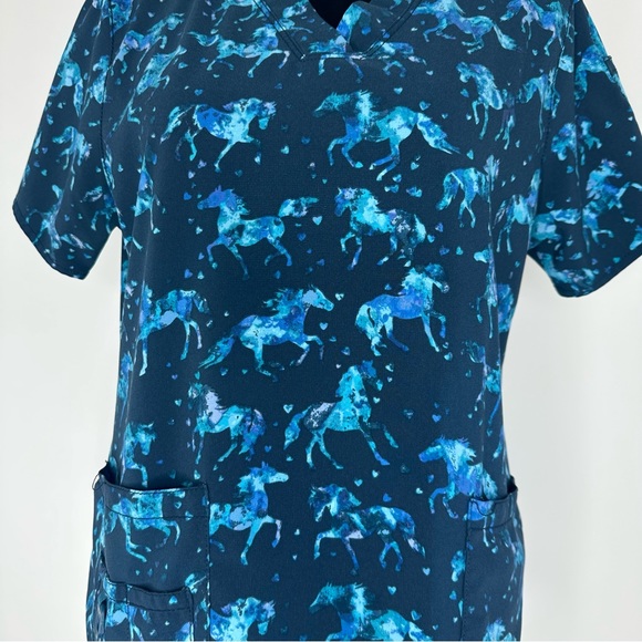 CARHARTT Women’s Force Flex Short Sleeve V-neck Pocketed Horse Print Scrub Top - Picture 4 of 9